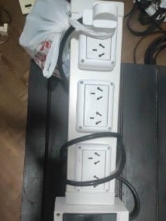 Instalación de tomas y zapatillas eléctricas